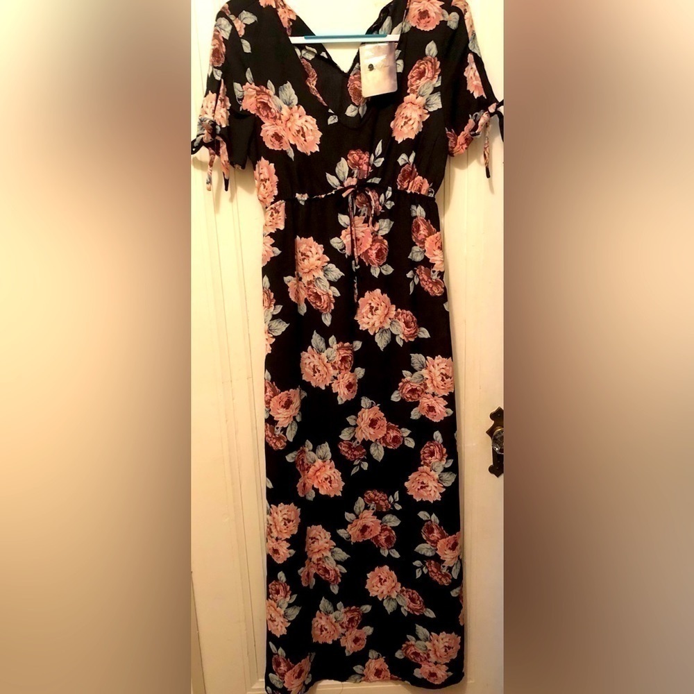 NWT Lily Rose (Kohl’s) M Chiffon Black Pink Floral Maxi with B…
